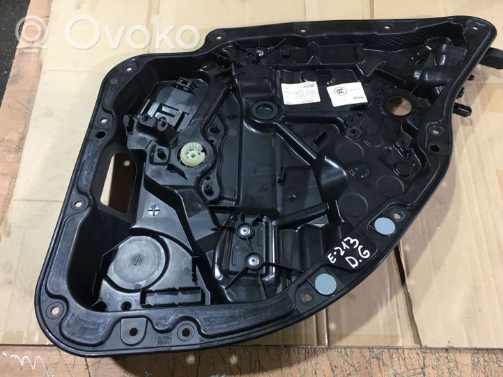 Mercedes-Benz E W213 Mechanizm podnoszenia szyby tylnej bez silnika A2050058699