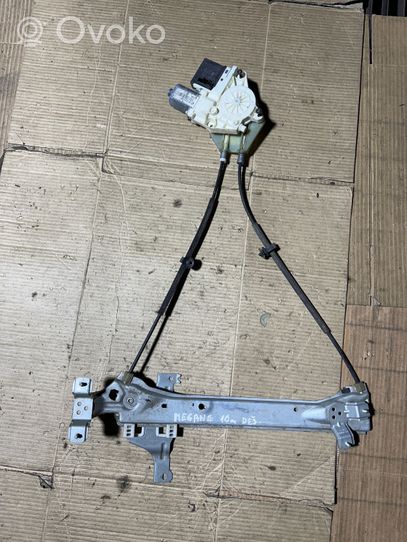 Renault Megane III Front door window regulator with motor 827310185R