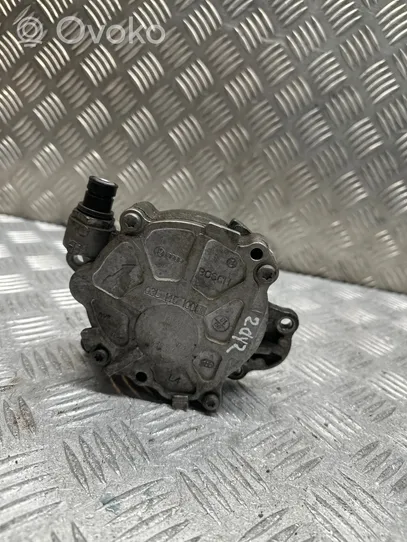 Volkswagen Touran II Vacuum pump 03L145100