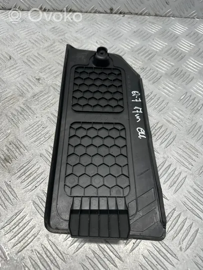 Audi Q7 4M Пэд / подставка для ног 4M1864777A