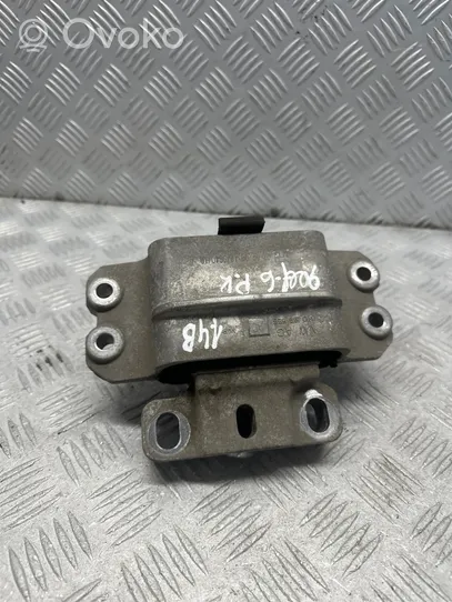 Volkswagen Golf VI Supporto di montaggio del motore 1K0199555