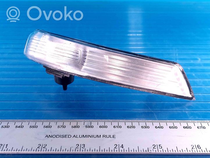 Ford Focus Mirror indicator light 8M5113B382