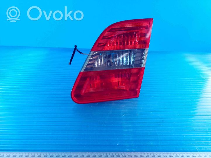 Mercedes-Benz B W245 Lampy tylnej klapy bagażnika 27530204