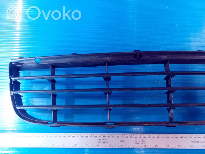 Volkswagen Jetta V Front bumper lower grill 1K0853677C