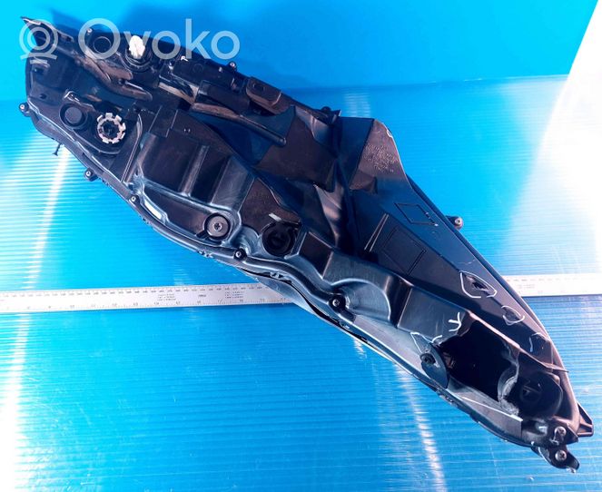 Toyota Sienna XL40 IV Phare frontale 8115008100