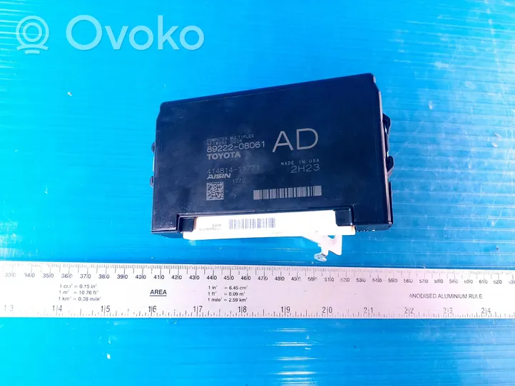 Toyota Sienna XL40 IV Door control unit/module 8922208061