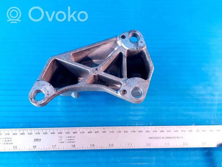 Toyota Sienna XL40 IV Łapa / Mocowanie silnika 4345708050