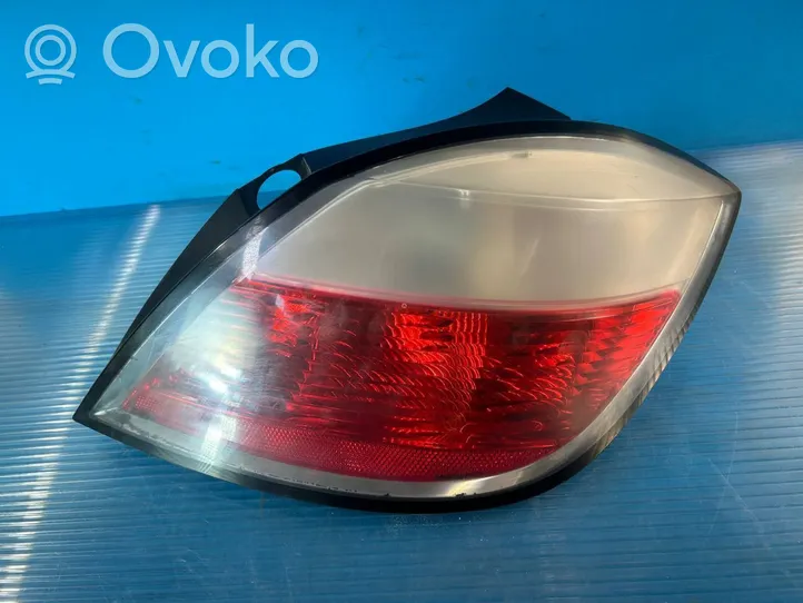 Opel Astra H Lampa tylna 24451837