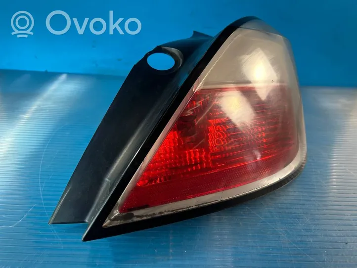 Opel Astra H Lampa tylna 24451837