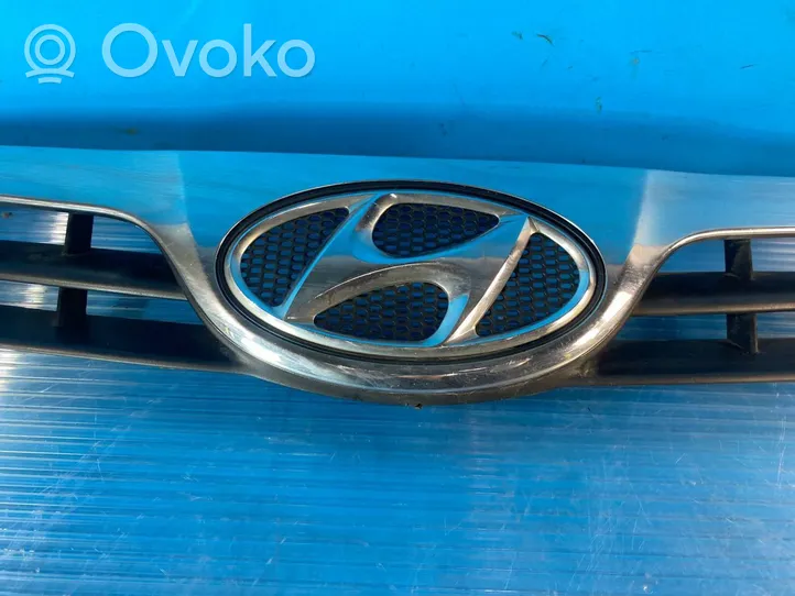 Hyundai i20 (PB PBT) Etupuskurin ylempi jäähdytinsäleikkö 863511J000