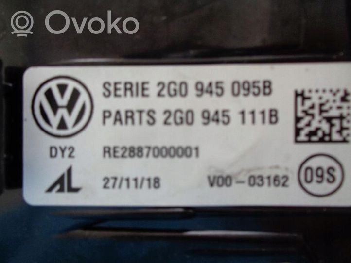 Volkswagen Polo VI AW Lampy tylne / Komplet 2G0945111B