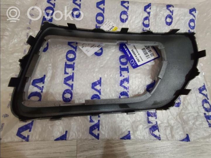 Volvo XC70 Kratka dolna zderzaka przedniego 30744506