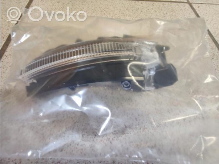 Audi Q8 Mirror indicator light 4M8949102