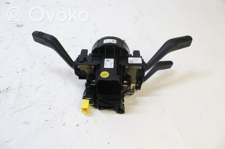 Volkswagen PASSAT B6 Tailgate/trunk/boot open switch 