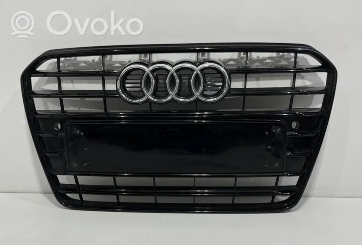 Audi A5 8T 8F Augšējais režģis 8T0853651G