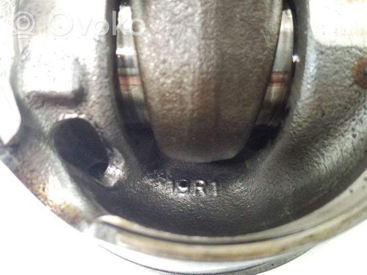 Volkswagen Bora Piston with connecting rod 19R1