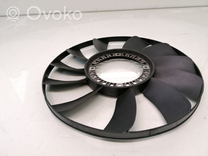 Volkswagen PASSAT B5 Impulsor de ventilador 058121301B