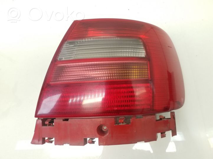 Audi A4 S4 B5 8D Galinis žibintas kėbule 8D0945096C