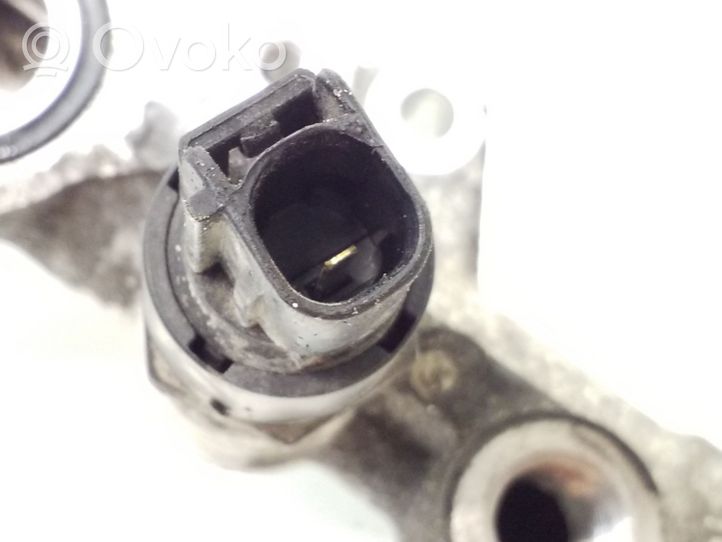 Toyota Avensis T250 Supporto di montaggio del filtro dell’olio 1207