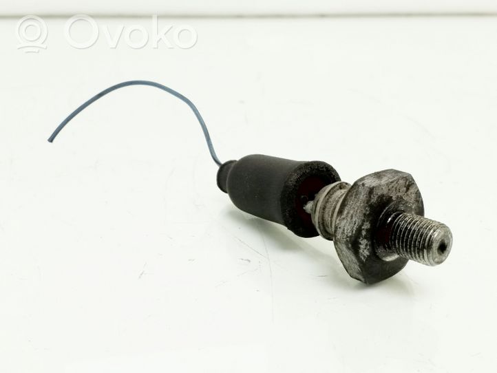 Volkswagen Transporter - Caravelle T4 Oil pressure sensor 068919081A