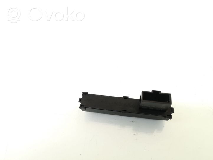 Volkswagen PASSAT B6 Seat belt warning relay 3C0919234A