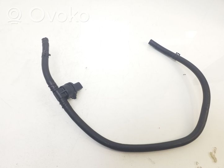 Volkswagen PASSAT B5.5 Tuyau d'alimentation conduite de carburant 038906081B