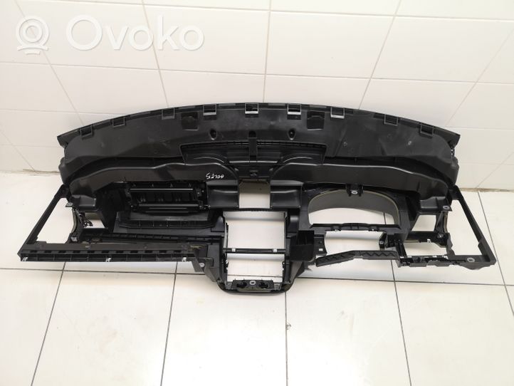 Volkswagen Golf V Dashboard 1K1857181A