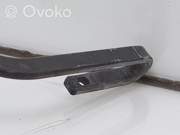 Chrysler Voyager Front wiper blade arm 04717365B