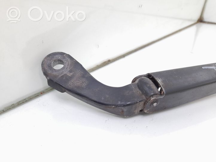 Chrysler Voyager Front wiper blade arm 04717365B