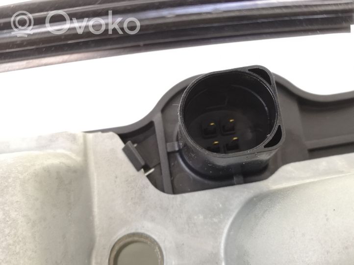 Volkswagen Jetta V Takaluukun rekisterikilven valon palkki 1T0827573