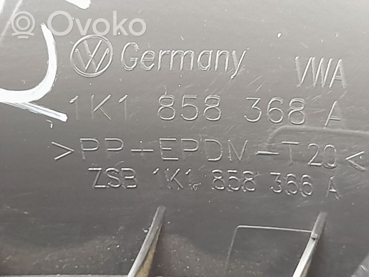 Volkswagen Golf V Element deski rozdzielczej / dół 1K1858368A
