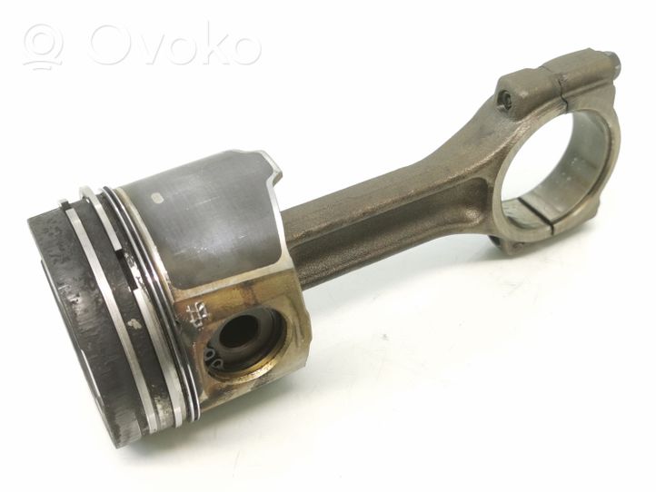 Renault Trafic II (X83) Piston avec bielle 080315