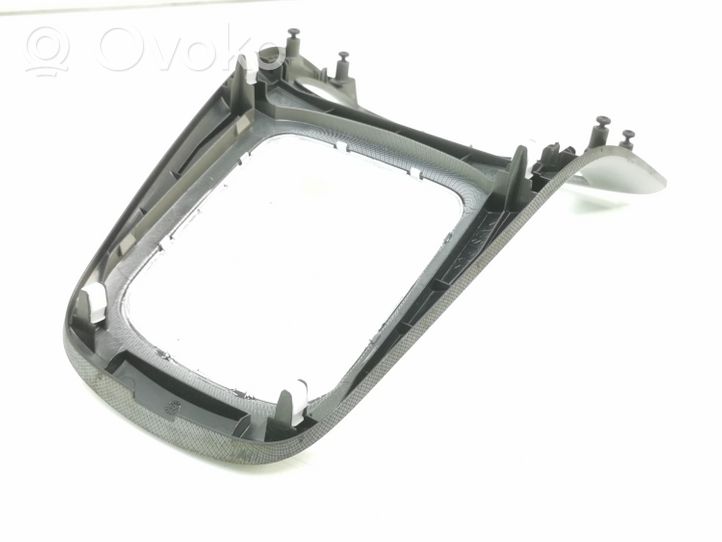 Toyota Avensis T250 Rivestimento in plastica cornice della leva del cambio 92141