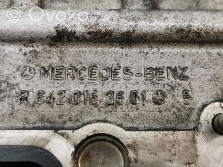 Mercedes-Benz E W211 Głowica silnika R6420163601