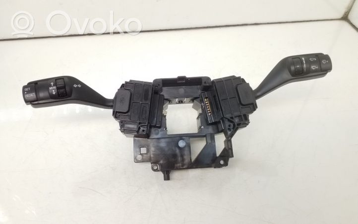 Ford Focus Pyyhkimen/suuntavilkun vipukytkin 3M5T6475AE