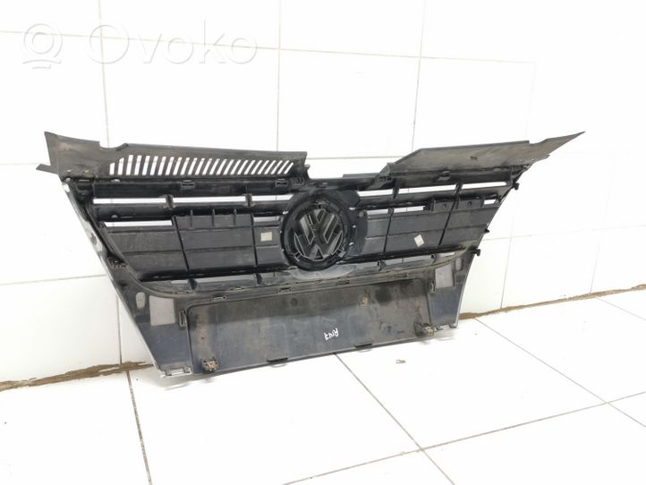 Volkswagen PASSAT B6 Grille calandre supérieure de pare-chocs avant 3C0853663