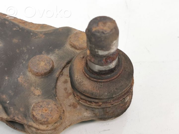 Opel Astra H Fourchette, bras de suspension inférieur avant 90496036