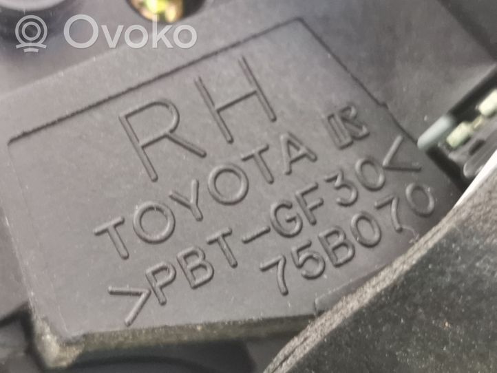 Toyota Avensis T250 Vairo mygtukai/ jungtukai 75B070