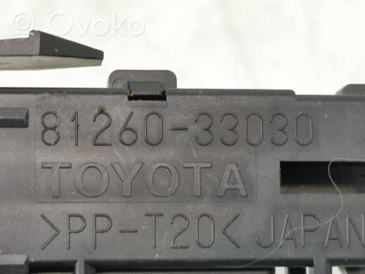 Toyota Avensis T250 Éclairage de la boîte à gants 8126033030