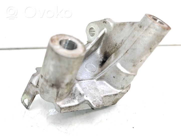 Suzuki Grand Vitara II Supporto della pompa del carburante 8200193773