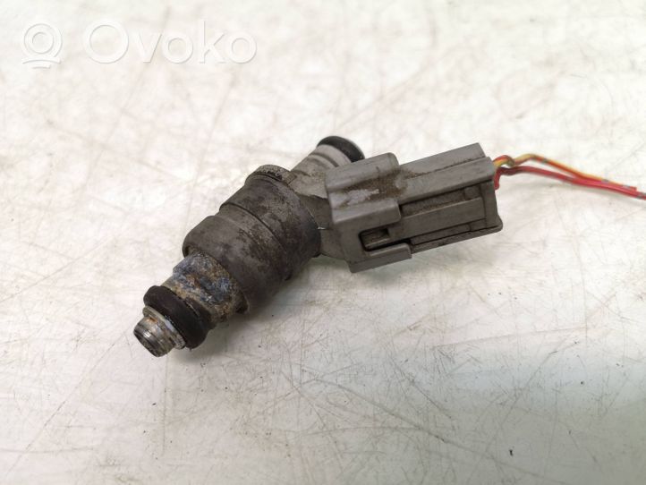 Mitsubishi Colt Injecteur de carburant MR988977