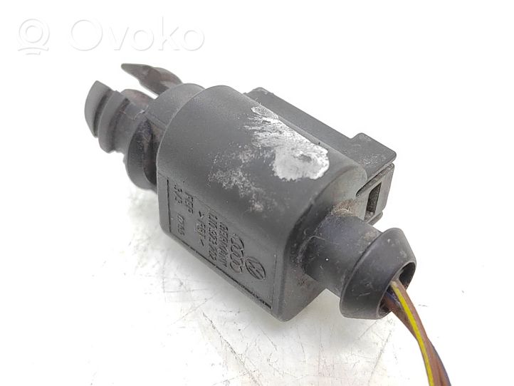 Volkswagen PASSAT B6 Sensor de temperatura interna/externa 8Zq820535