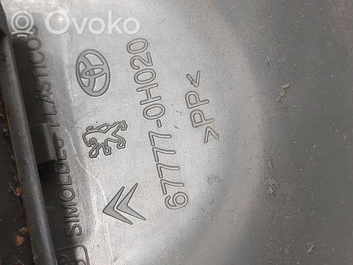 Toyota Aygo AB10 Boczki / Poszycie drzwi przednich 676110H010