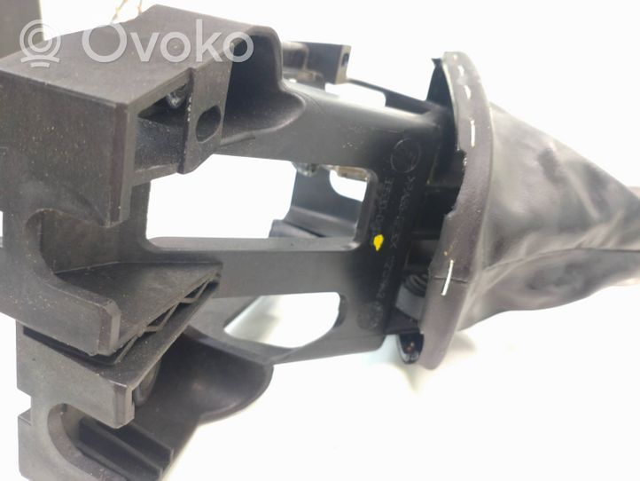 Toyota Aygo AB10 Pavarų perjungimo mechanizmas (kulysa) (salone) 3353004010