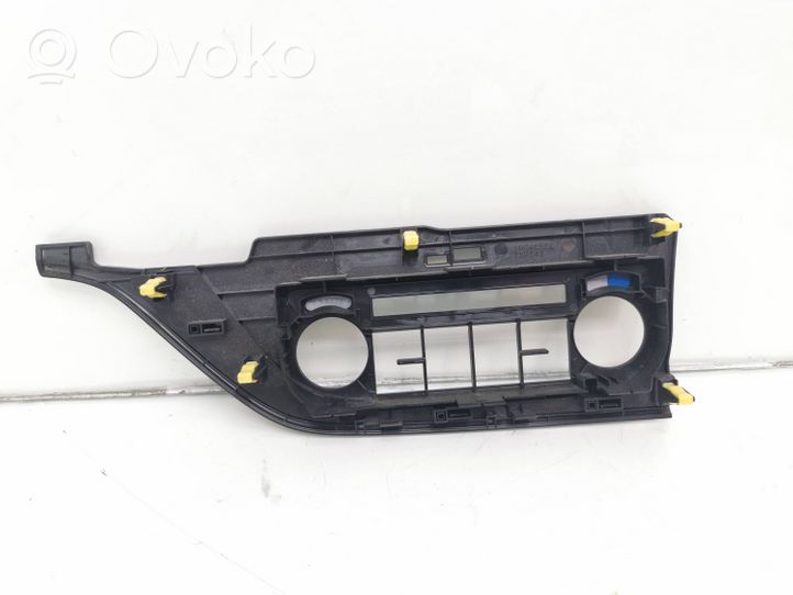 Toyota Auris E180 Console centrale, commande chauffage/clim 75F542