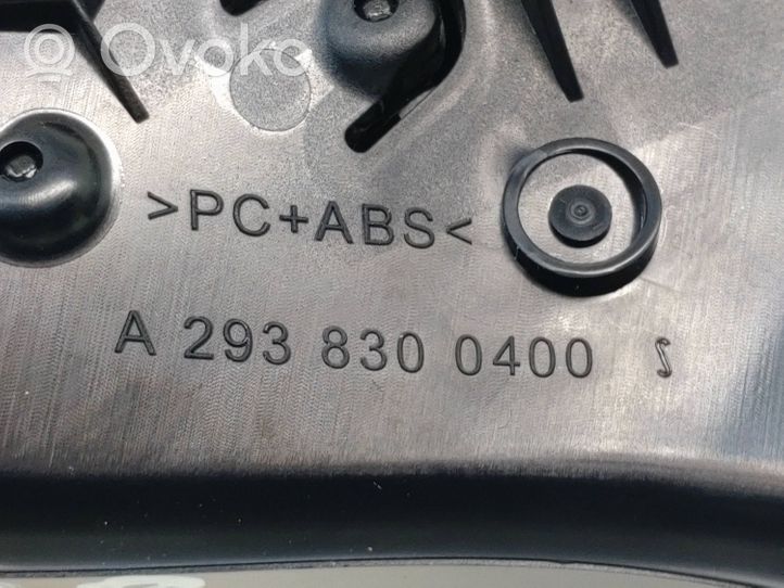 Mercedes-Benz EQC Kojelaudan tuuletussuuttimen suojalista A2938300400