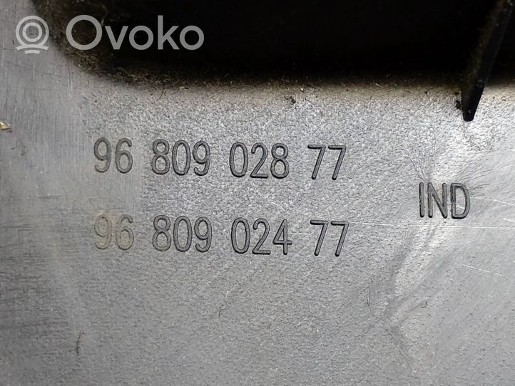 Peugeot Partner Ohjauspyörän pylvään verhoilu 9680902877