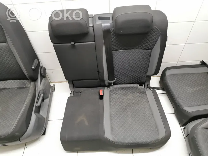 Volkswagen Tiguan Fotele / Kanapa / Komplet 5QA881105C