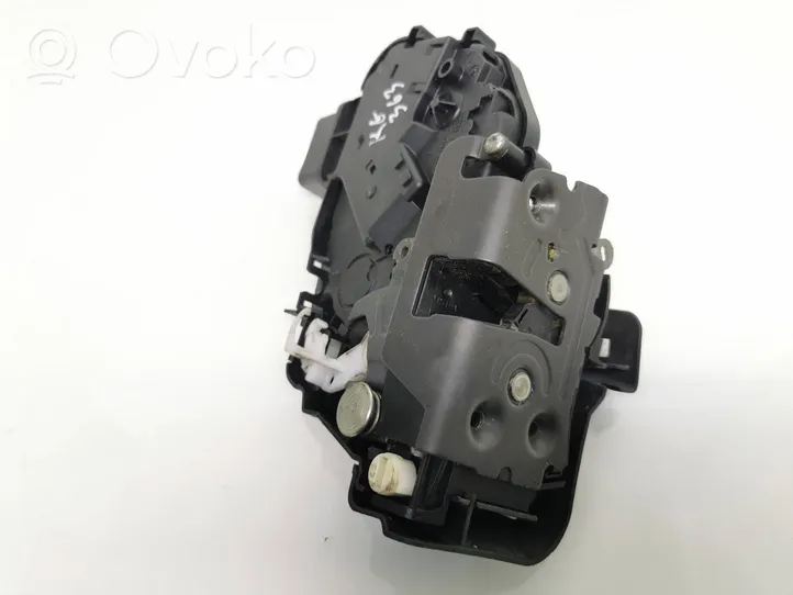 Volvo XC70 Rear door lock 240015003