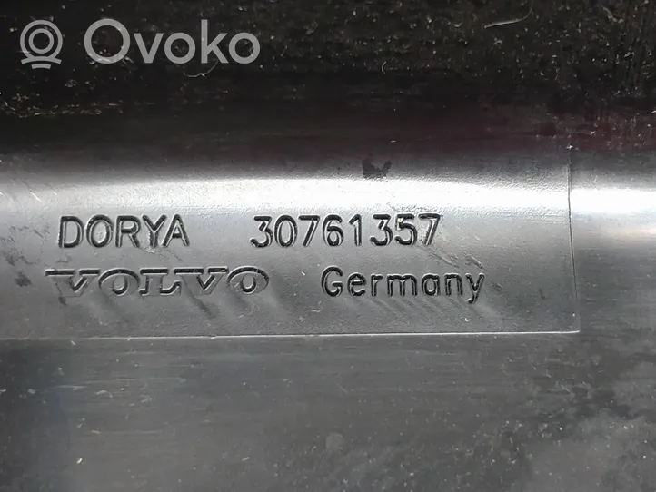 Volvo XC70 Istuimen selkänojan lukituksen vastakappale 224407